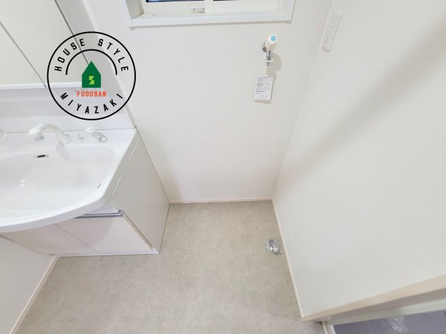 パティオニュータウン月見ヶ丘（11号棟）のランドリースペース|ランドリースペースとなります。広々して有効的にご使用できます。 