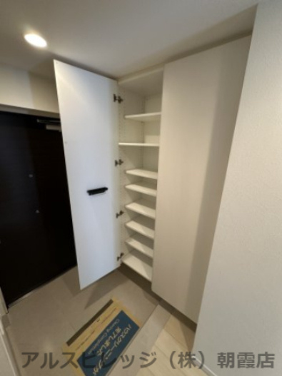 イニシア朝霞台の玄関|落ち着いた玄関です