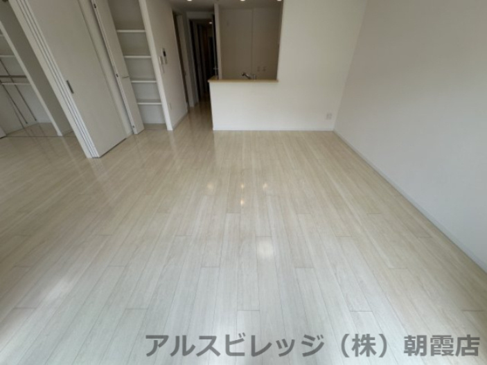 イニシア朝霞台の居間・リビング