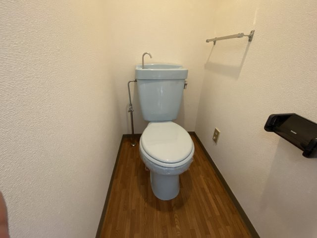 第2秋葉ビルのトイレ|一人暮らしにシンプルなトイレです