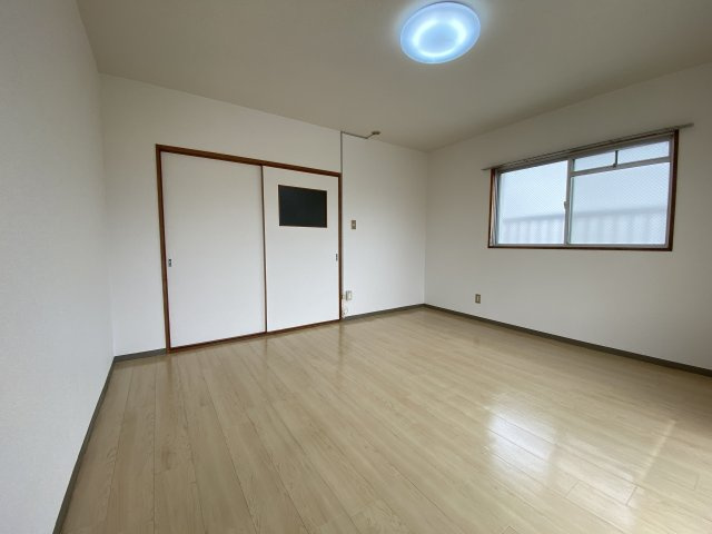 第2秋葉ビルの洋室|きれいな洋室です