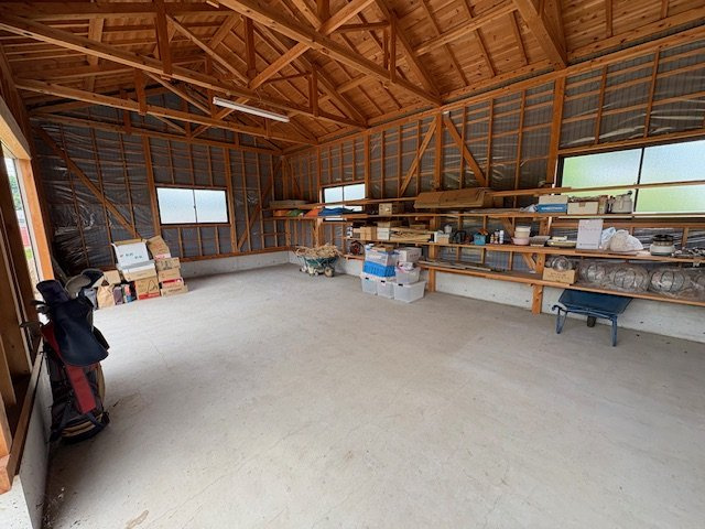 藤岡市西平井　中古1850の駐車場