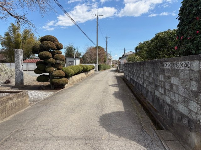 藤岡市西平井　中古1850の前面道路含む現地写真|前面道路