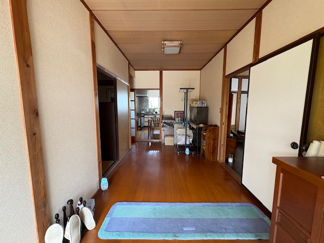 藤岡市西平井　中古1850の玄関