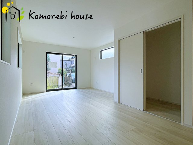 さいたま市見沼区蓮沼　8期　新築一戸建て　KIS　01の居間・リビング