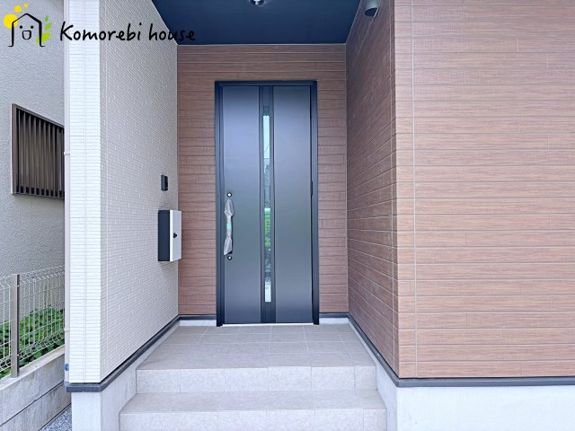 さいたま市見沼区蓮沼　8期　新築一戸建て　KIS　01の玄関
