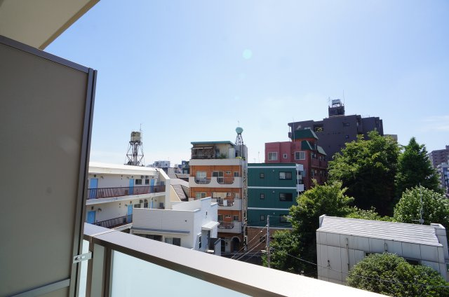 プライムメゾン森下の展望|バルコニーから正面眺望♪（バルコニーからは東京タワー・北窓からは東京スカイツリーが望めます）
