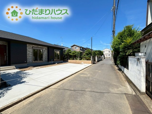 熊谷市拾六間　新築一戸建て　ブルーミングガーデン　01の前面道路含む現地写真|閑静な住宅街で叶える静かな暮らし★