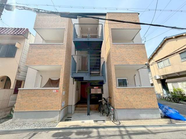 レジア三津屋南の外観