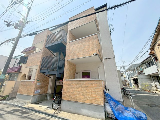 レジア三津屋南の外観