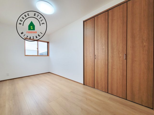 パティオニュータウン月見ヶ丘（26号棟）の子供部屋|穏やかな光が差し込む室内には、穏やかな時間が流れます。