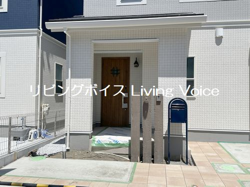 平塚市菫平　中古一戸建て　4号棟の玄関|平塚市菫平　中古一戸建て　