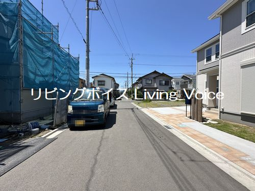 平塚市菫平　中古一戸建て　4号棟の前面道路含む現地写真|平塚市菫平　中古一戸建て　