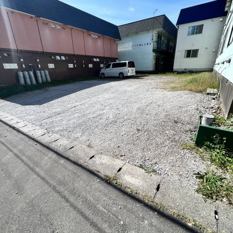 ハイツカレッヂＢの駐車場|駐車場に車を止められます