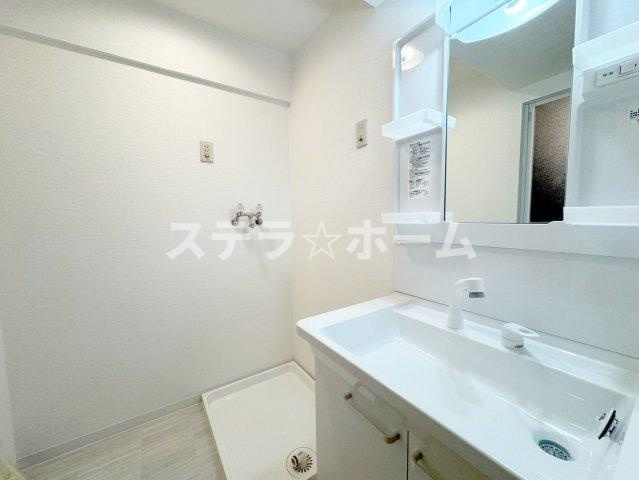 インペリアル千里青葉丘の独立洗面台|独立洗面台あり、毎朝おしゃれに忙しい女性の方におすすめです