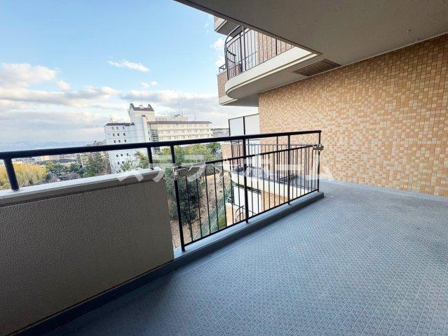 インペリアル千里青葉丘のバルコニー|広々としたバルコニーです