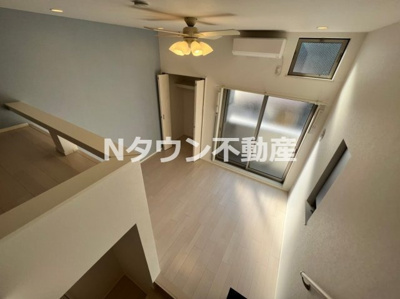 【居間・リビング】 | ハーモニーテラス清水Ⅵ | 内装は落ち着いています