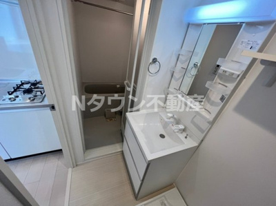 【洗面所】 | ハーモニーテラス清水Ⅵ | シャワールーム付きの物件です