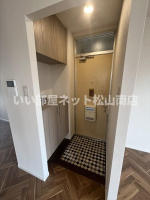 【玄関】 | ファミール三好　B棟