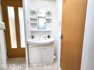 【独立洗面台】 | 尼崎下の森住宅 | 洗面化粧台です♪シャワー水栓で使い勝手も良いです！！