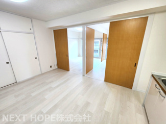 【居間・リビング】 | 尼崎下の森住宅 | LDKは約11帖です♪令和７年３月室内リフォーム済み！お待たせ無しで即ご入居していただけます！！素敵な室内をぜひ現地でご覧ください！！