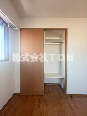 【収納】 | オーキッドスクエア | 洋室5帖　収納※クリーニング中の撮影※