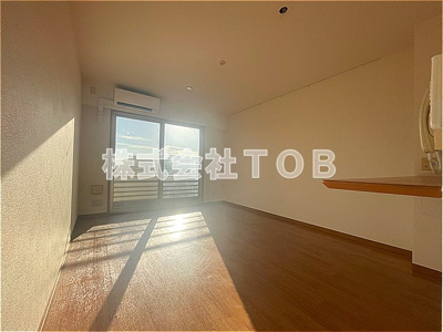 【居間・リビング】 | オーキッドスクエア | LD9帖※クリーニング中の撮影※