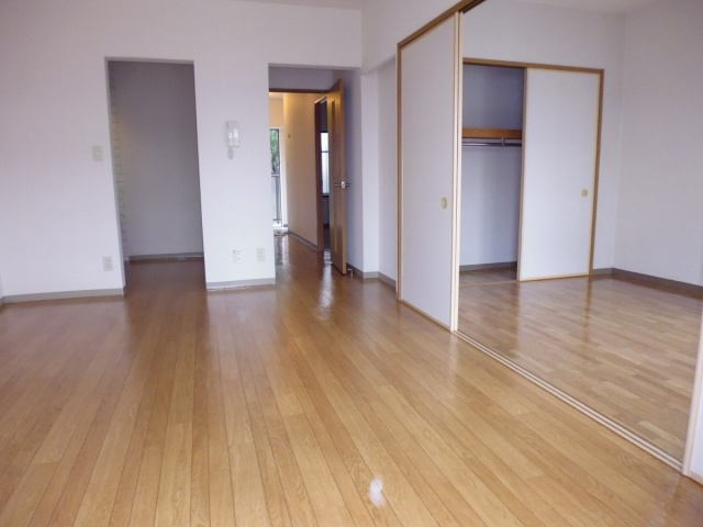 パロス135の居間・リビング