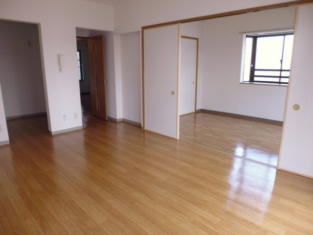 パロス135の居間・リビング