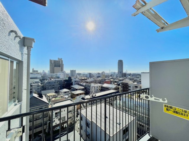 グランドメゾン住吉本町の展望|【バルコニー】
その豊かな眺望にふさわしい空間には、通風・採光にも優れ、心地よい光と風があふれています。