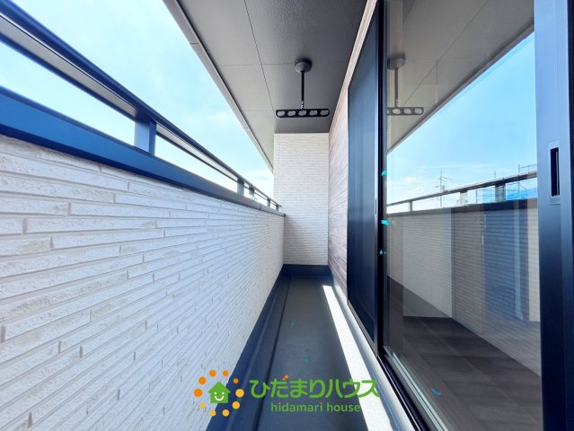 ワイウッドコート羽生市砂山第1期　新築一戸建て　07のバルコニー|日当たりが良く、お洗濯物が良く乾きそうです♪
