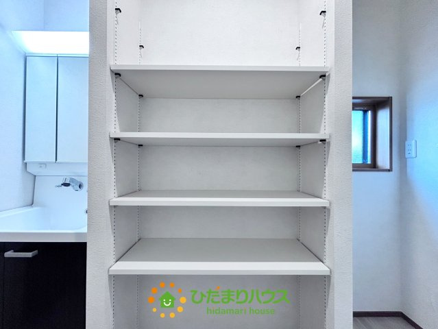ワイウッドコート羽生市砂山第1期　新築一戸建て　07の収納|可動式の棚を採用しているため、サイズ調整可能です♪