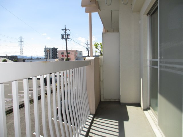 西荘ビルのバルコニー