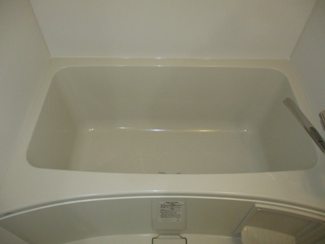 西荘ビルの浴室