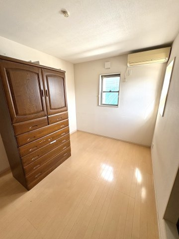 鳳南町　戸建の洋室