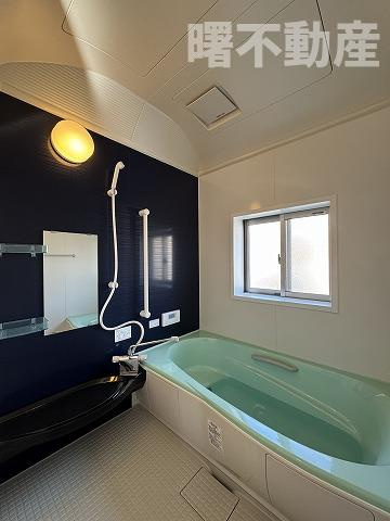 【成約特典有り】米沢市万世町牛森4150-31の浴室|落ち着いた空間のお風呂です