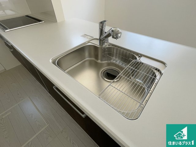 現地説明会開催　亀岡市京町　第2期　新築一戸建ての設備|蛇口の先端に浄水器を内蔵しています！原水と浄水、お湯と冷水、シャワーの切替えがワンタッチなので用途によって使い分けられます。