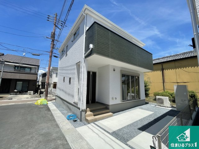 亀岡市京町　第2期　新築一戸建ての外観|安心の10年保証！外観を美しく保ち、雨水で汚れを落とします！気になることがありましたら、お気軽にお問い合わせください！
