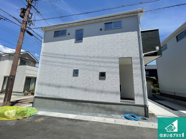 現地説明会開催　亀岡市京町　第2期　新築一戸建ての外観|安心の10年保証！外観を美しく保ち、雨水で汚れを落とします！気になることがありましたら、お気軽にお問い合わせください！
