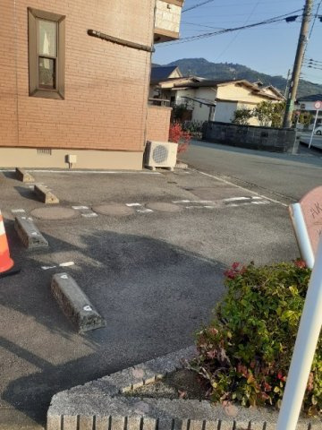 アルカンシェルⅡの駐車場