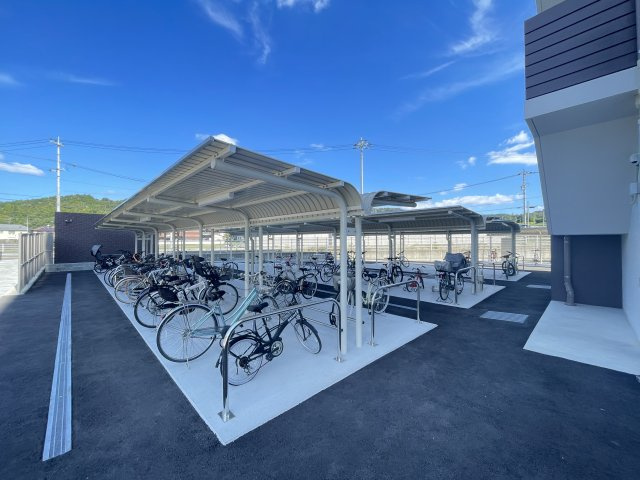 アルファスマート西条助実のその他|自転車置場