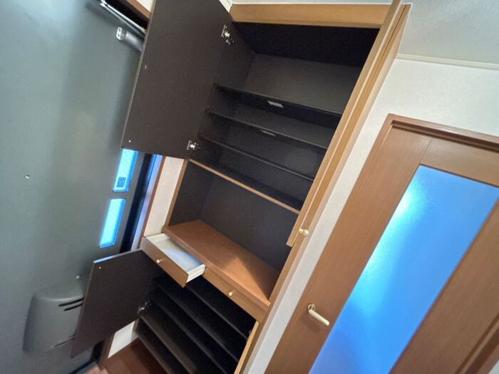 賀茂川ガーデンプレイス　Ｃの玄関