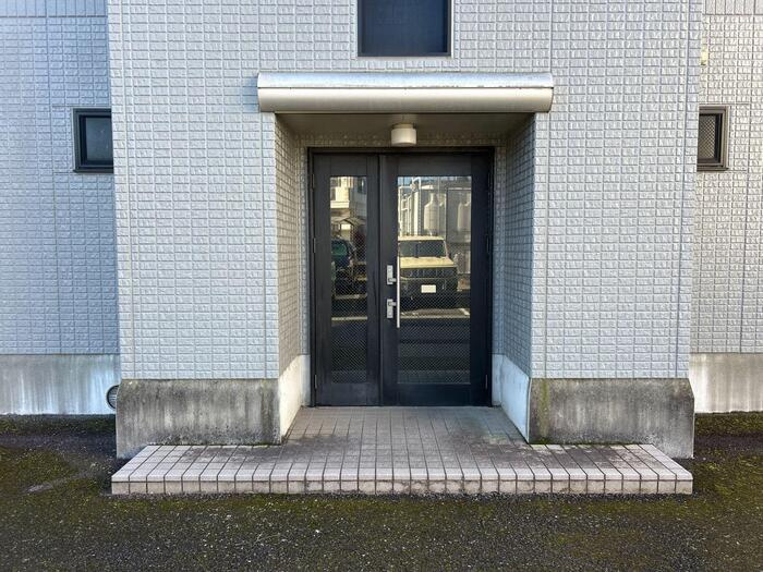 賀茂川ガーデンプレイス　Ｃのエントランス