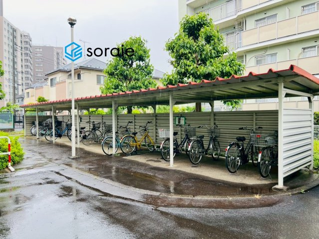 緑ハイツマンションの駐輪場