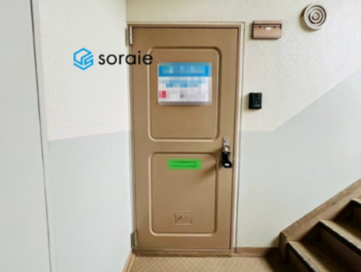 緑ハイツマンションの玄関