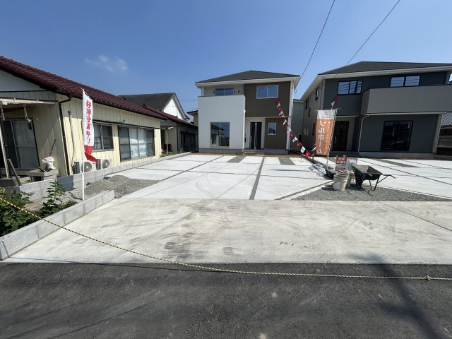 新築　前橋市朝倉町2期　1号棟の駐車場|現地写真　駐車スペースは並列3台分可能です！
