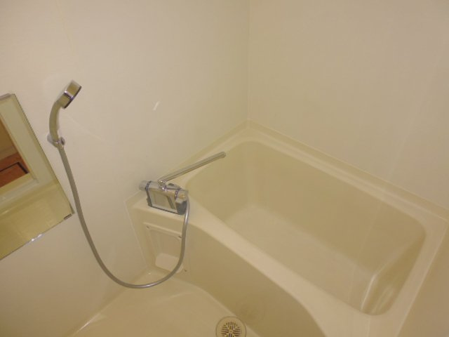 ピオーネ三宅の浴室