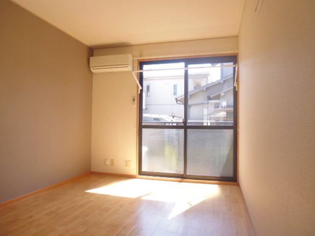 ピオーネ三宅の居間・リビング|洋室