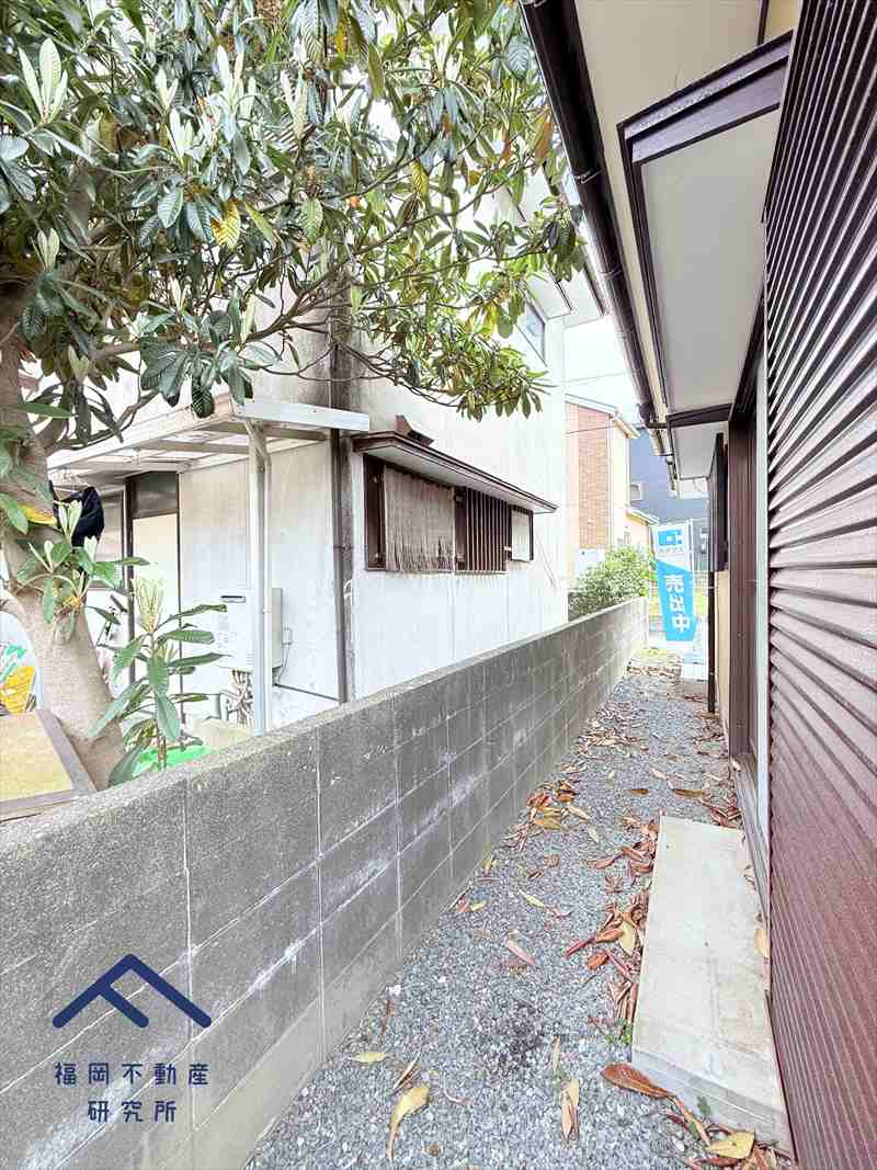 早良区脇山２丁目　戸建ての前面道路含む現地写真
