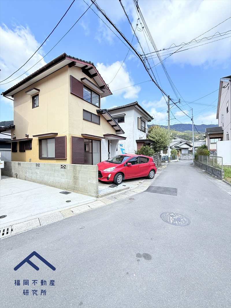 早良区脇山２丁目　戸建ての前面道路含む現地写真